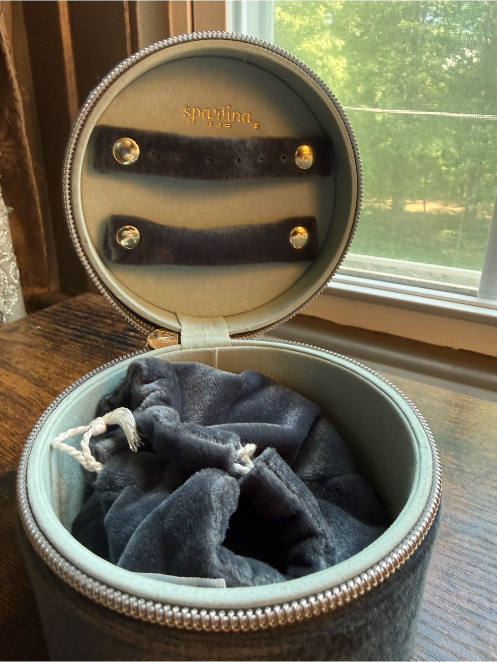 Spartina 449 Gray Velvet Round Jewelry Case with Gold Hardware - Picture 4 of 6